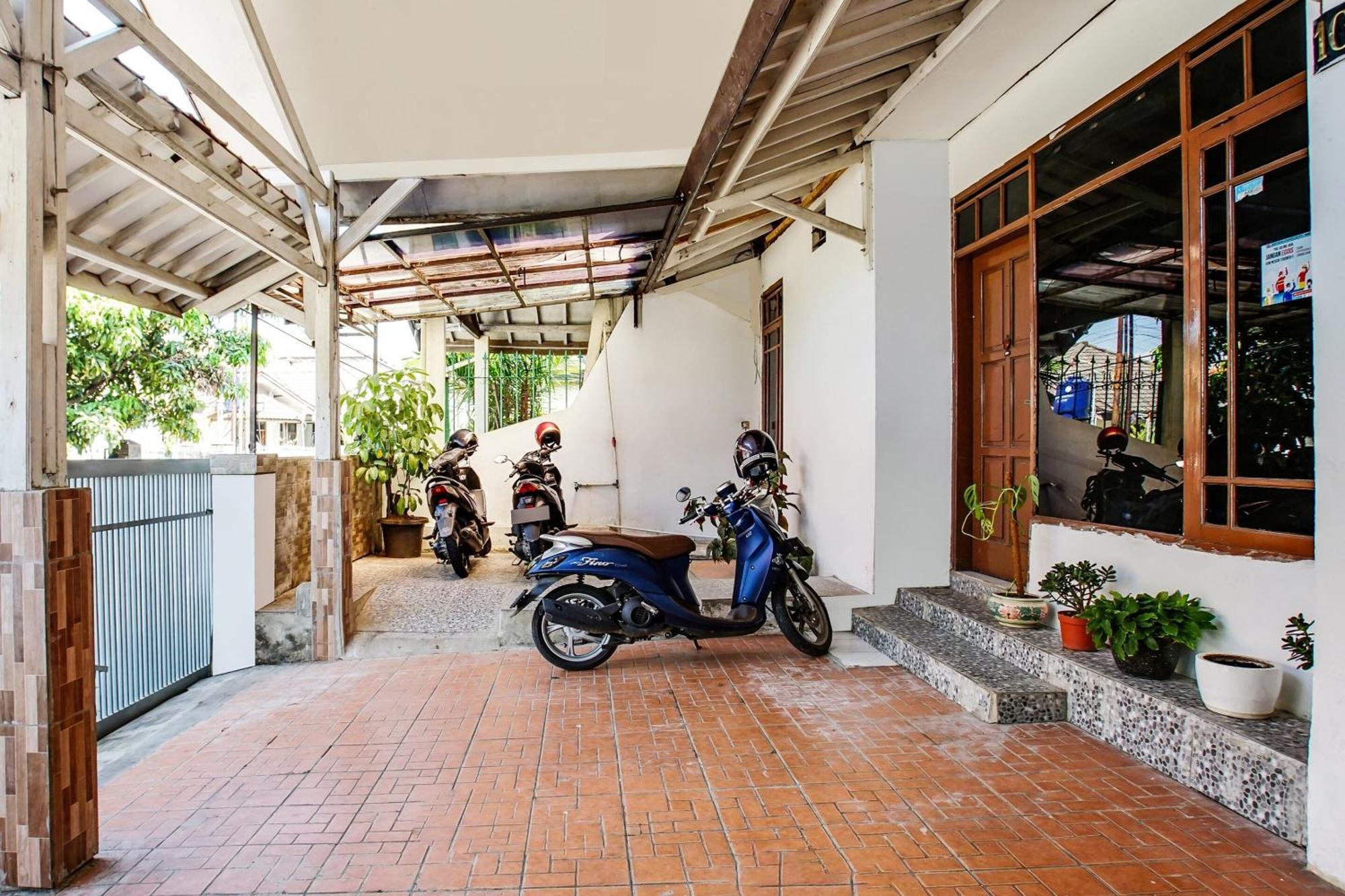 Spot On 91117 Sriwijaya Residence Syariah Μπαντούνγκ Εξωτερικό φωτογραφία